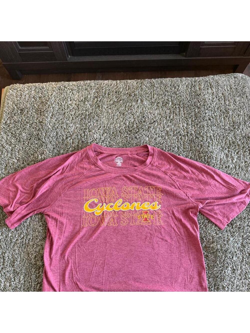Iowa State Cyclones Graphic T-Shirt Size Large